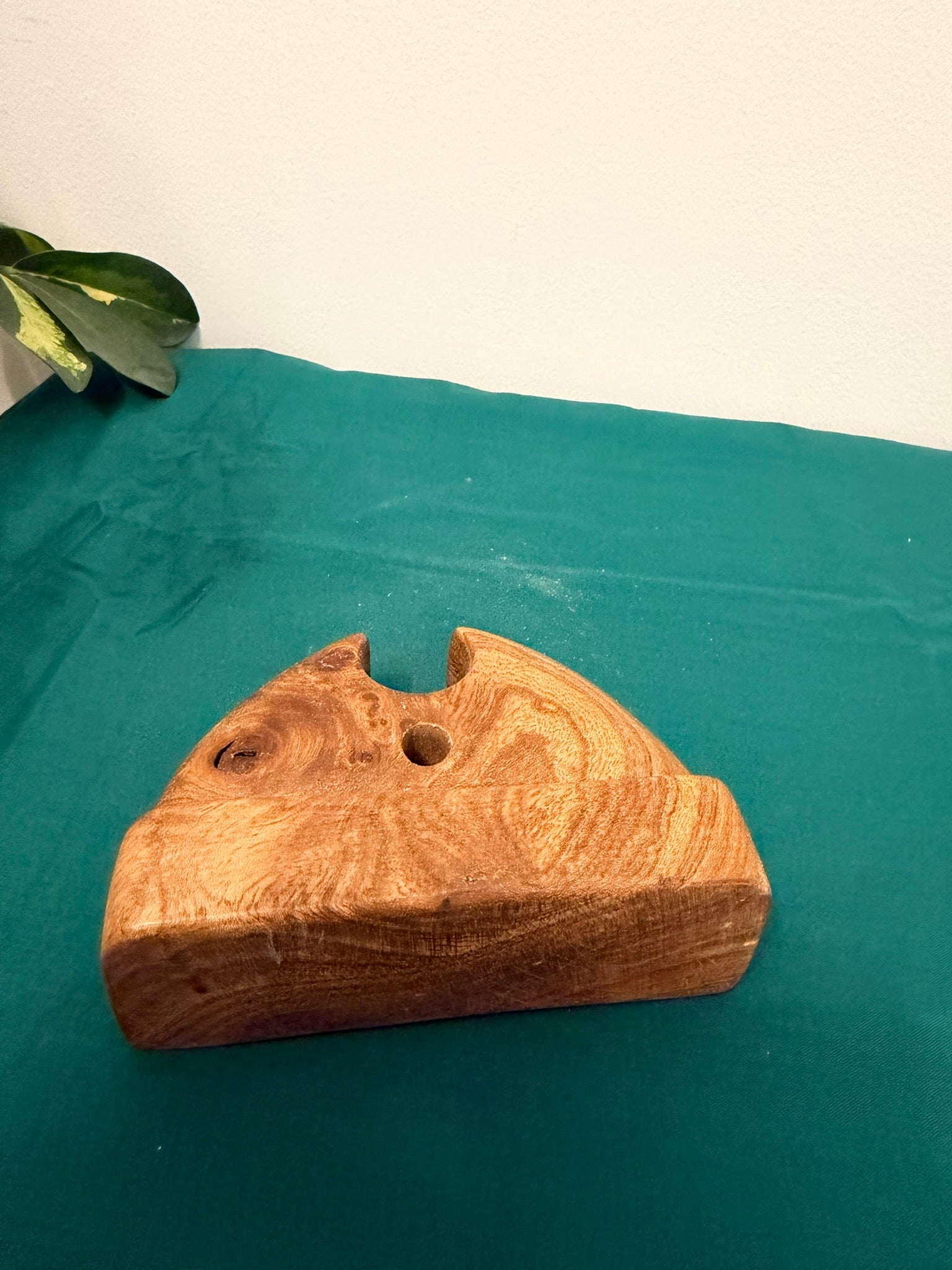 Elm putter head